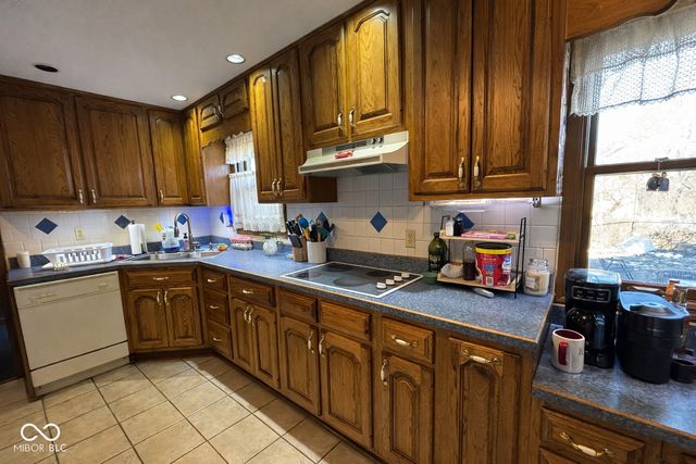 1812 E Crystal Creek Drive, Terre Haute, IN 47802