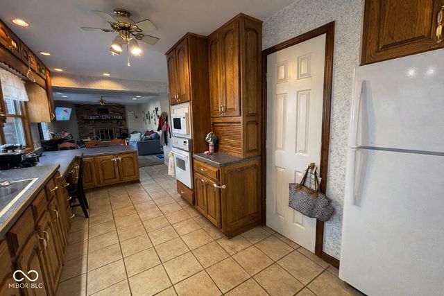 1812 E Crystal Creek Drive, Terre Haute, IN 47802