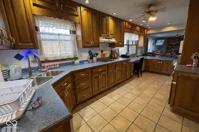 1812 E Crystal Creek Drive, Terre Haute, IN 47802