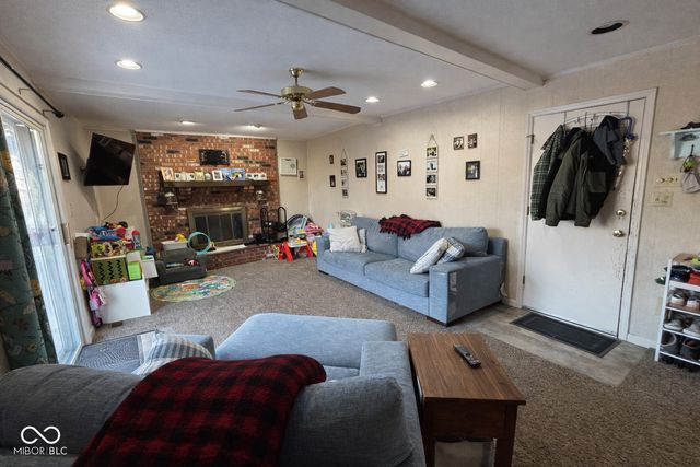 1812 E Crystal Creek Drive, Terre Haute, IN 47802