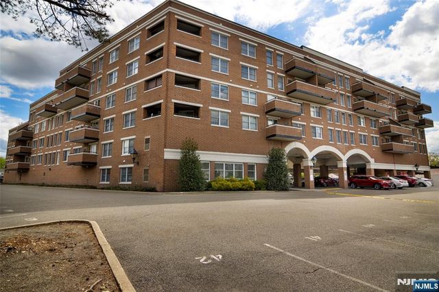 50 Iron Forge Square, Pompton Lakes, NJ 07442