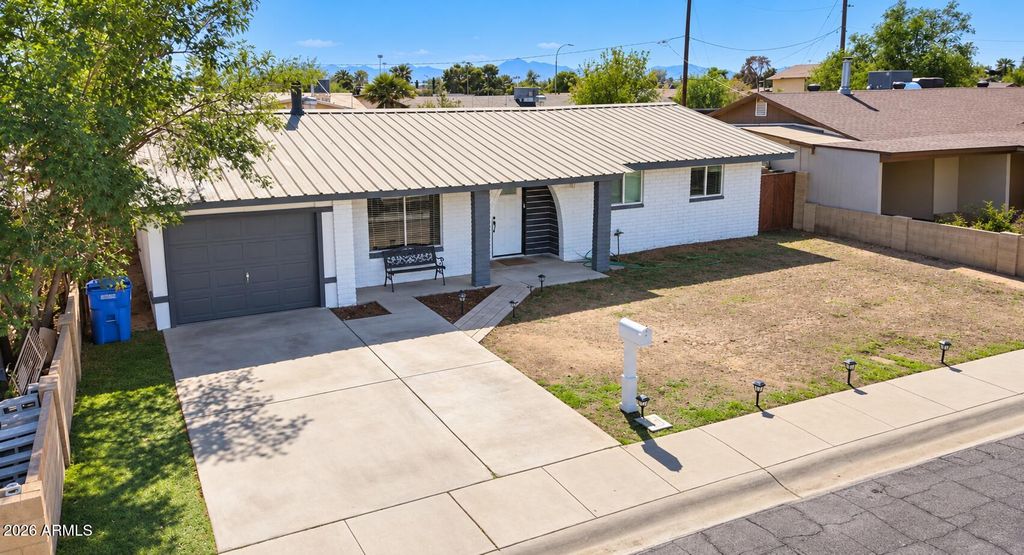 4235 W LEWIS Avenue, Phoenix, AZ 85009 — photo 2