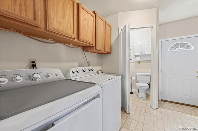 29010 Taylor Street, Saint Clair Shores, MI 48081