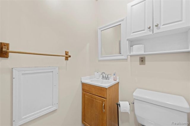 29010 Taylor Street, Saint Clair Shores, MI 48081