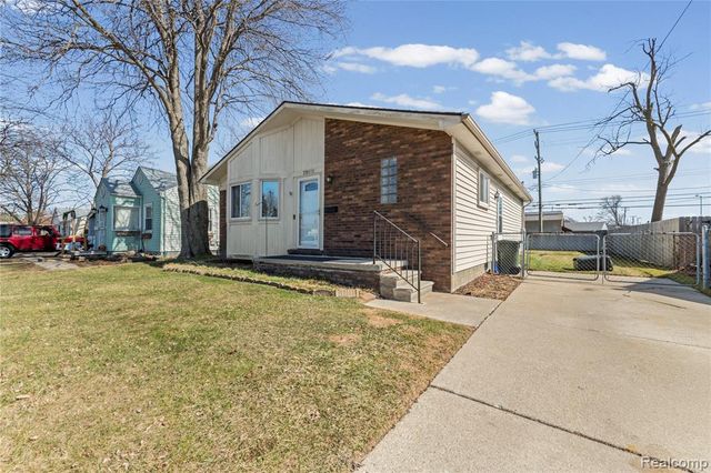 29010 Taylor Street, Saint Clair Shores, MI 48081