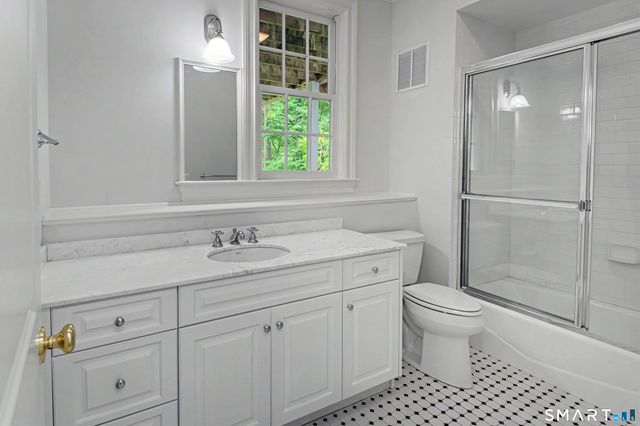 350 West Lane, Ridgefield, CT 06877