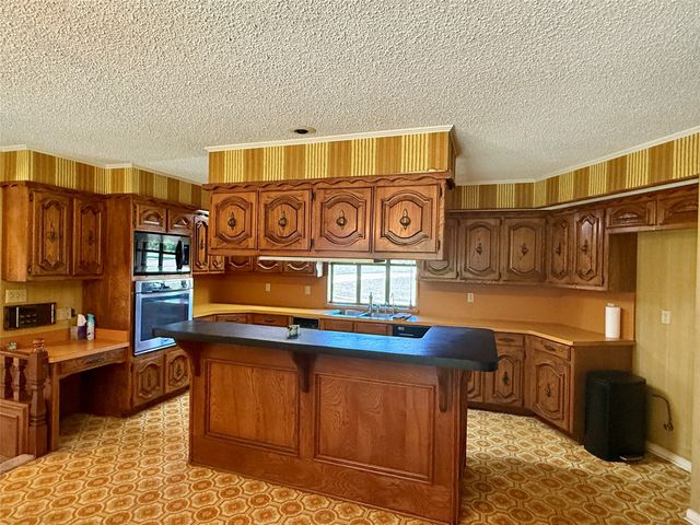 998 Hwy 22 E, Hamilton, TX 76531