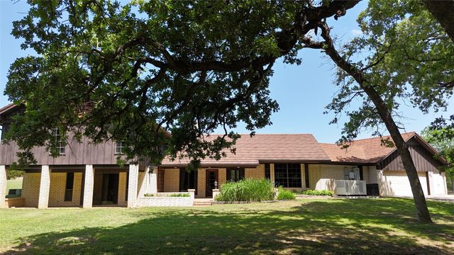 998 Hwy 22 E, Hamilton, TX 76531