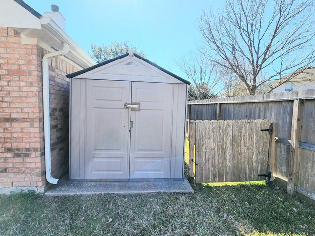 7126 Leens Lodge Lane, Humble, TX 77346