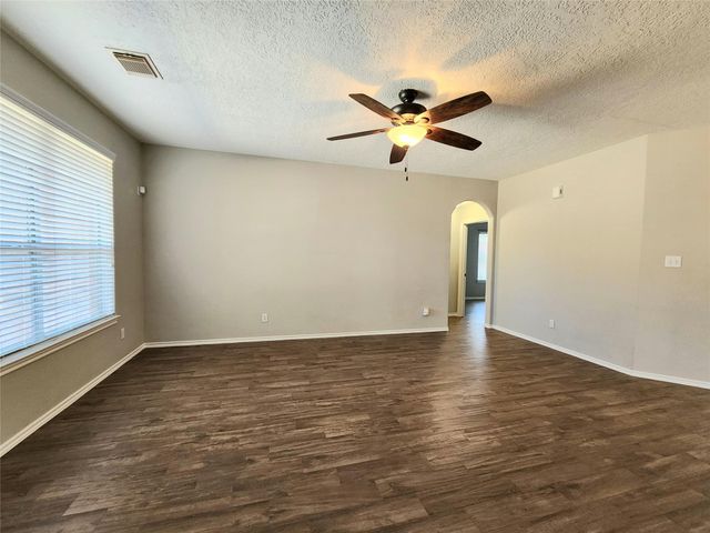 7126 Leens Lodge Lane, Humble, TX 77346