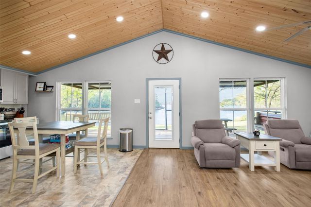 600 Pine Island Cove Road, Grapeland, TX 75844