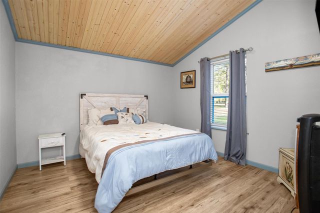 600 Pine Island Cove Road, Grapeland, TX 75844