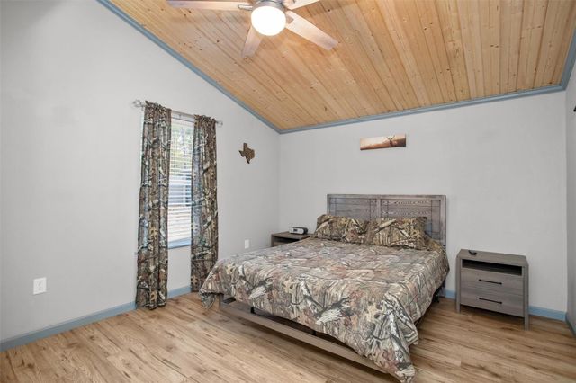 600 Pine Island Cove Road, Grapeland, TX 75844