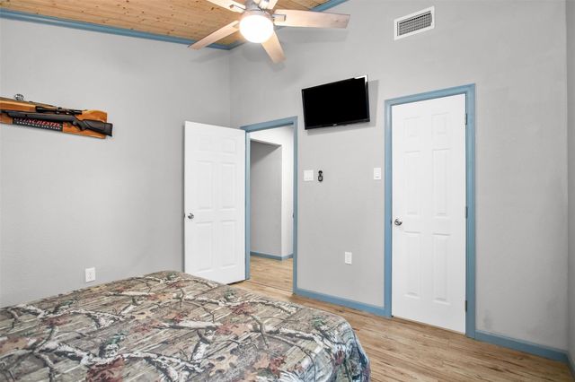 600 Pine Island Cove Road, Grapeland, TX 75844