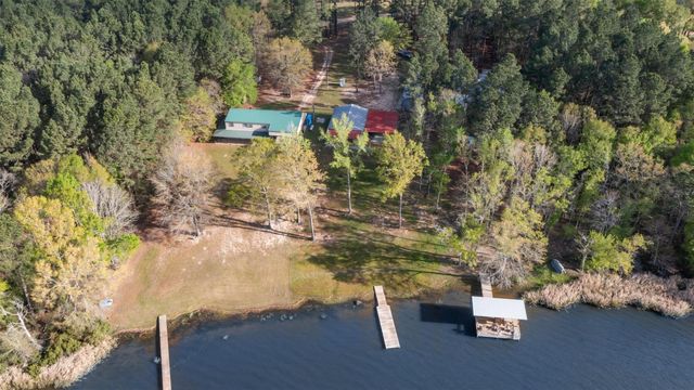 600 Pine Island Cove Road, Grapeland, TX 75844