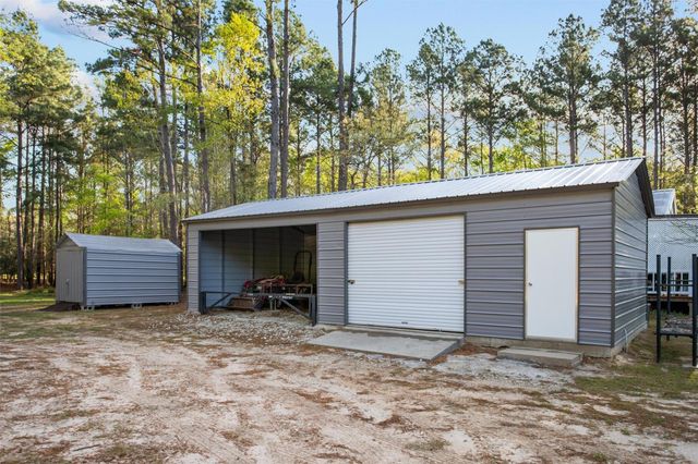 600 Pine Island Cove Road, Grapeland, TX 75844