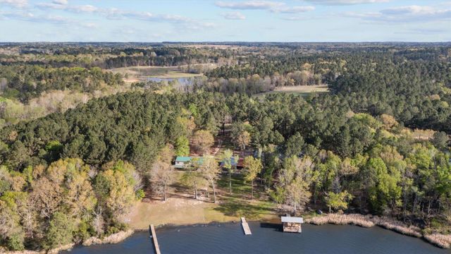 600 Pine Island Cove Road, Grapeland, TX 75844