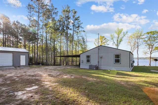 600 Pine Island Cove Road, Grapeland, TX 75844