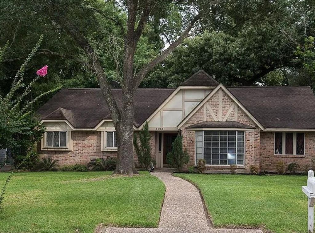 1126 Woodfield Lane, Houston, TX 77073
