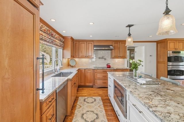 33 Kathleen Drive, Andover, MA 01810