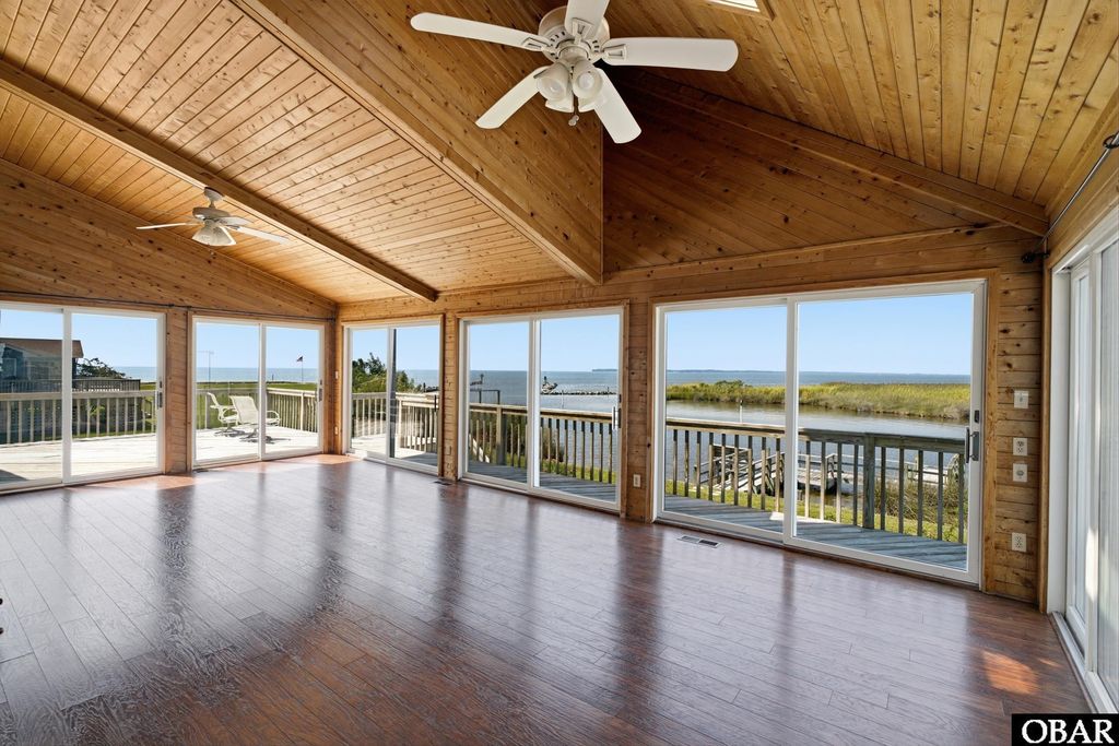 Image 11 of property listing at 3930 Ivy Lane, Kitty Hawk, NC 27949