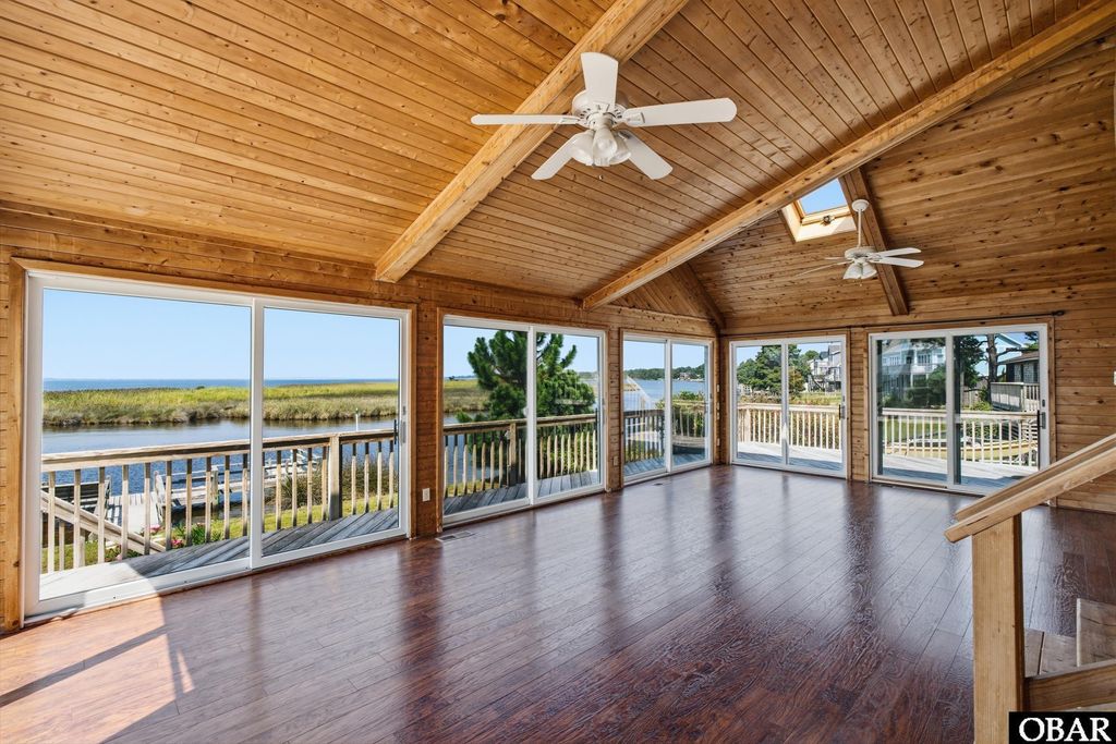 Image 12 of property listing at 3930 Ivy Lane, Kitty Hawk, NC 27949