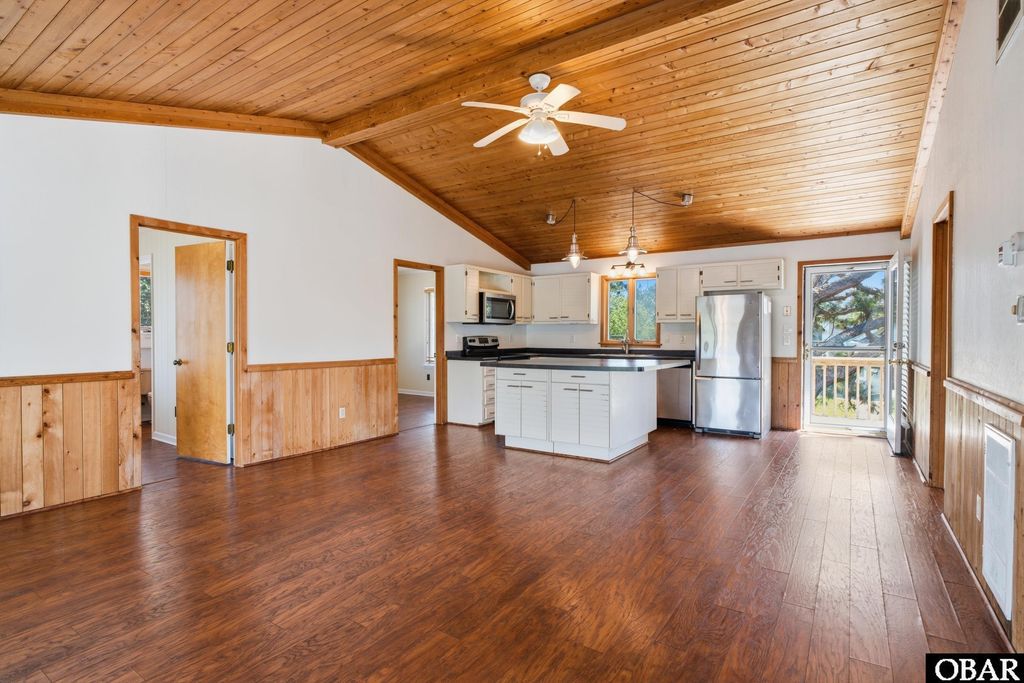 Image 16 of property listing at 3930 Ivy Lane, Kitty Hawk, NC 27949
