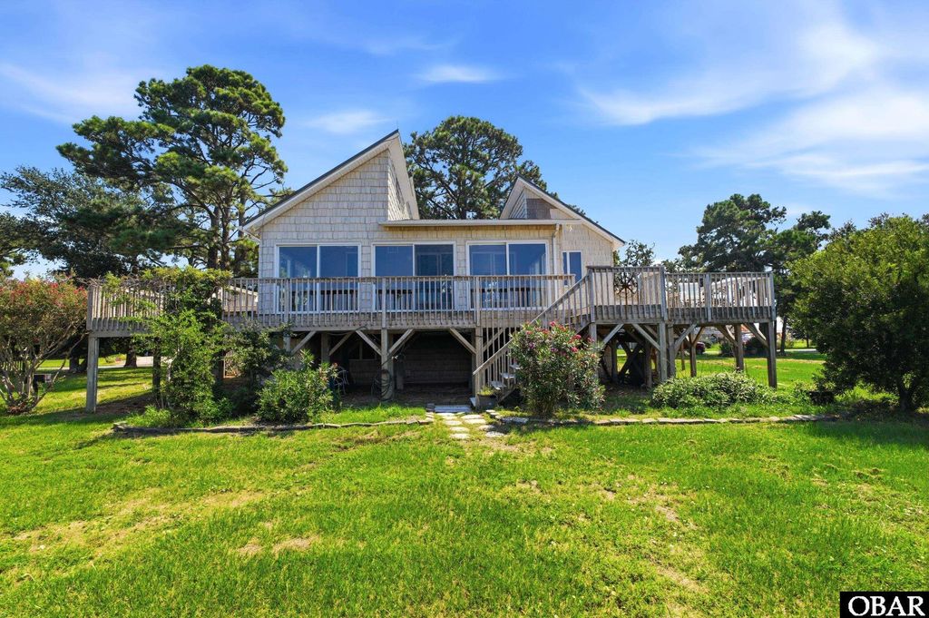 Image 5 of property listing at 3930 Ivy Lane, Kitty Hawk, NC 27949