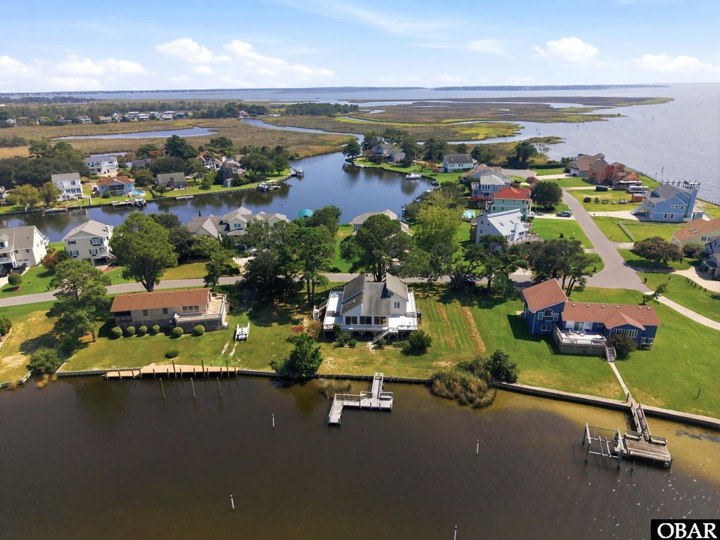 Image 6 of property listing at 3930 Ivy Lane, Kitty Hawk, NC 27949