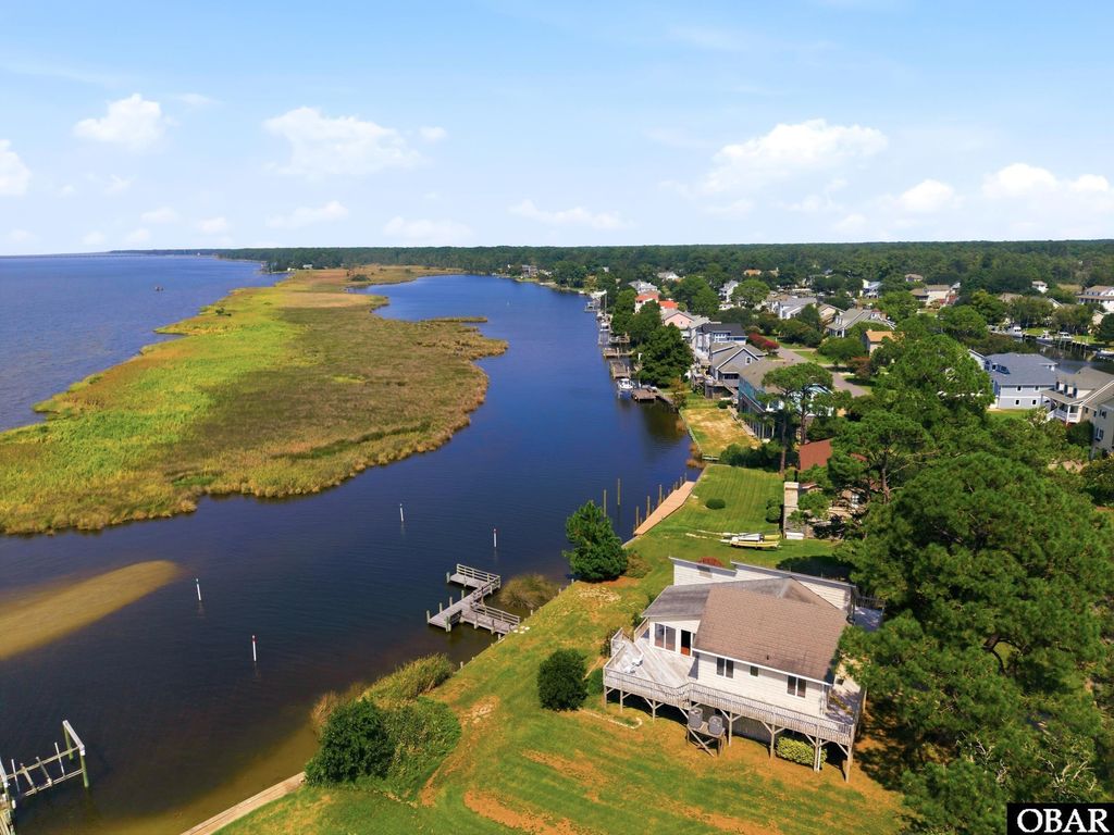 Image 7 of property listing at 3930 Ivy Lane, Kitty Hawk, NC 27949