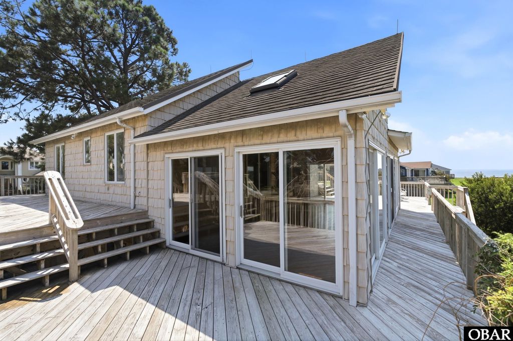Image 8 of property listing at 3930 Ivy Lane, Kitty Hawk, NC 27949
