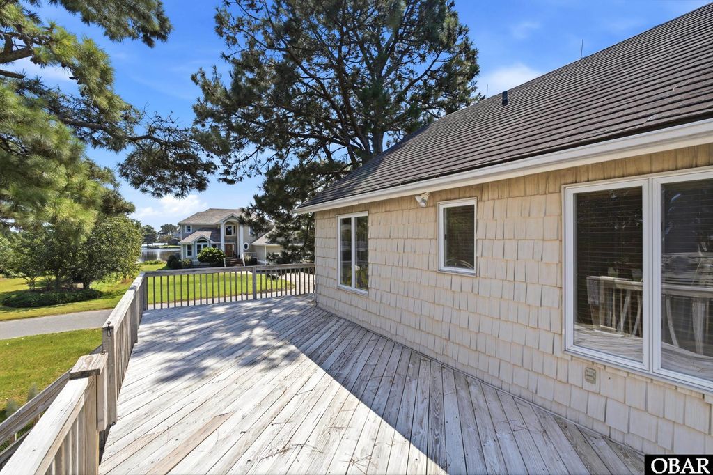 Image 9 of property listing at 3930 Ivy Lane, Kitty Hawk, NC 27949