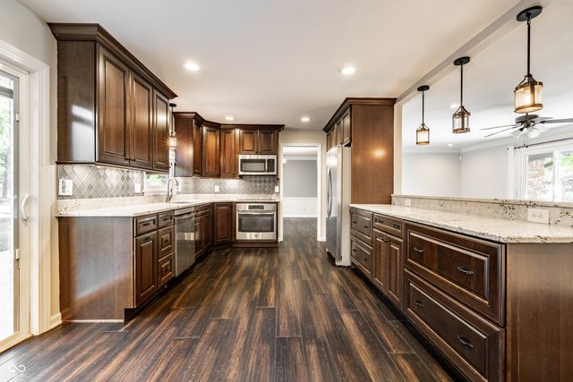 10726 Lakeview Drive, Carmel, IN 46033