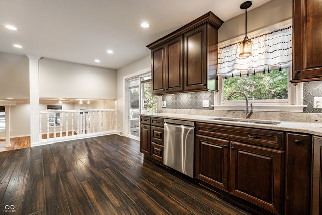 10726 Lakeview Drive, Carmel, IN 46033