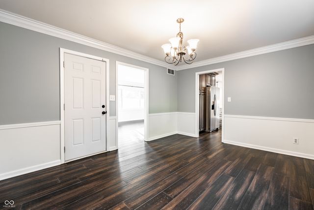 10726 Lakeview Drive, Carmel, IN 46033