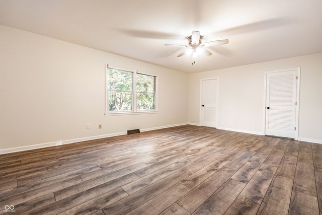 10726 Lakeview Drive, Carmel, IN 46033