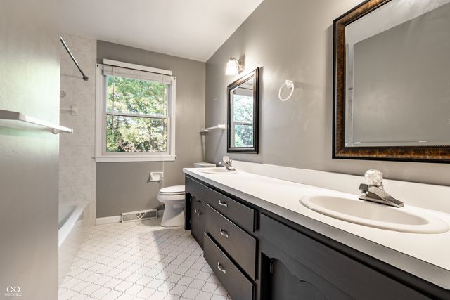 10726 Lakeview Drive, Carmel, IN 46033