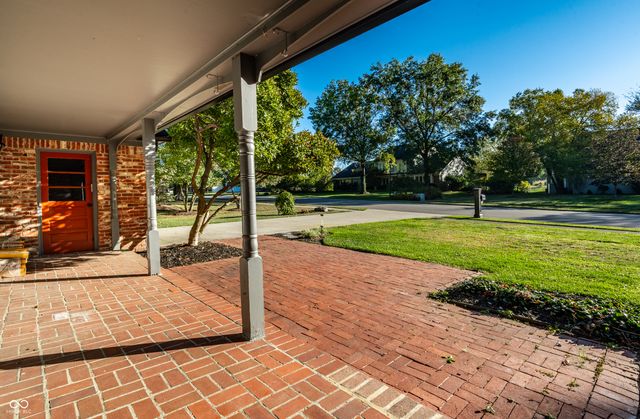 10726 Lakeview Drive, Carmel, IN 46033