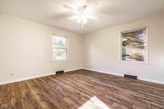 10726 Lakeview Drive, Carmel, IN 46033