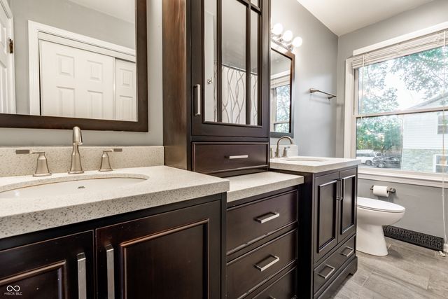 10726 Lakeview Drive, Carmel, IN 46033