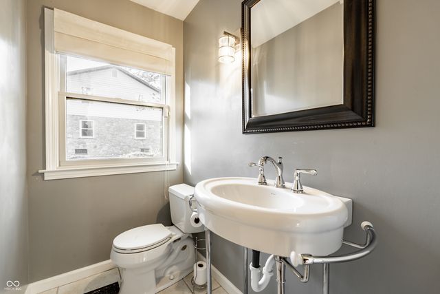 10726 Lakeview Drive, Carmel, IN 46033