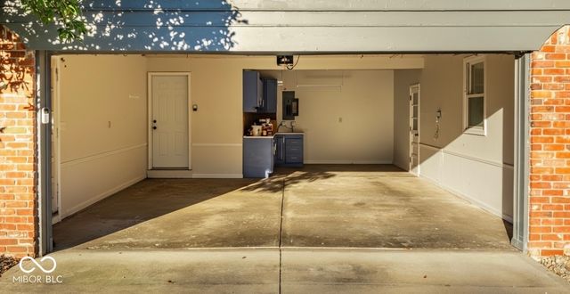 10726 Lakeview Drive, Carmel, IN 46033