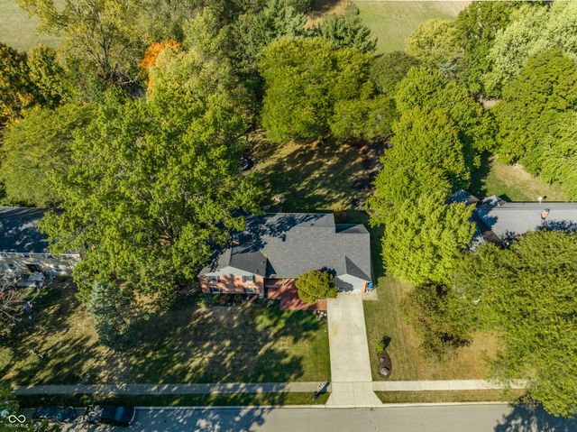 10726 Lakeview Drive, Carmel, IN 46033