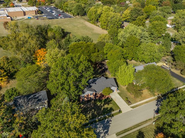 10726 Lakeview Drive, Carmel, IN 46033