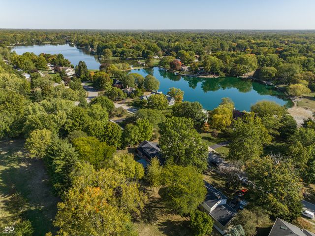 10726 Lakeview Drive, Carmel, IN 46033