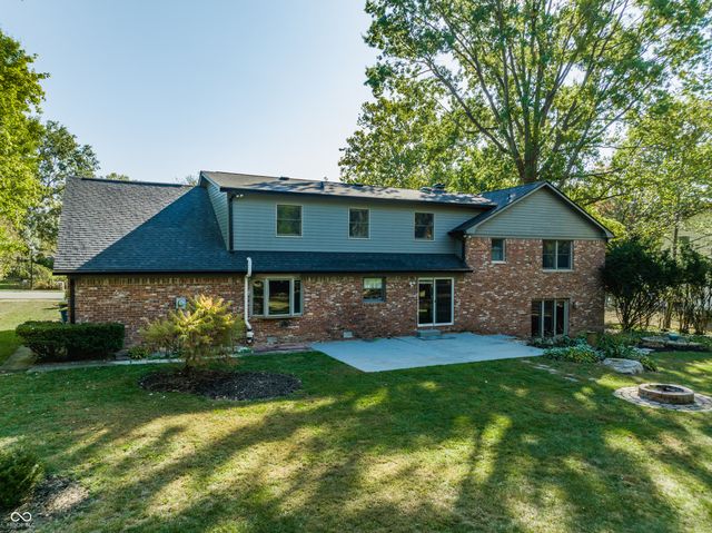 10726 Lakeview Drive, Carmel, IN 46033
