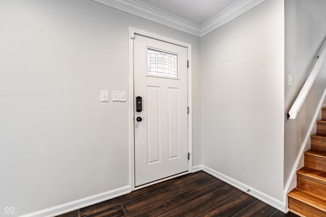 10726 Lakeview Drive, Carmel, IN 46033