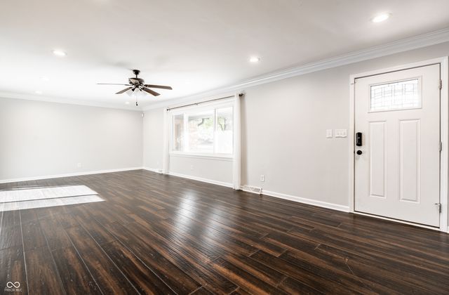 10726 Lakeview Drive, Carmel, IN 46033