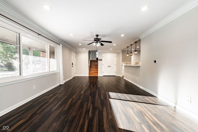 10726 Lakeview Drive, Carmel, IN 46033