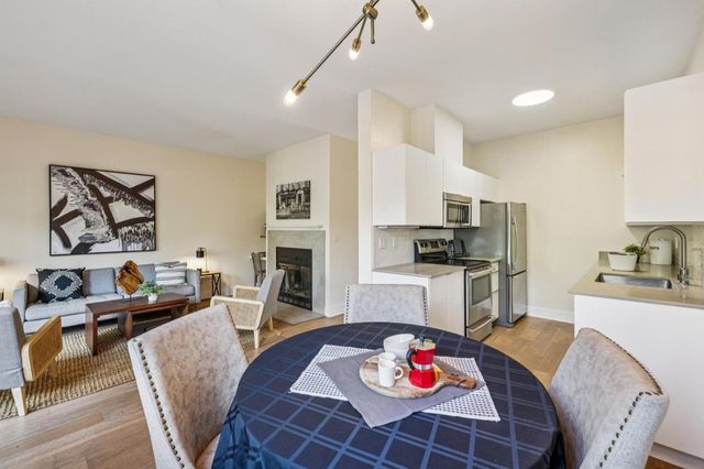 195 Shoreline Court, Richmond, CA 94804